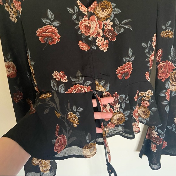 Altar’d State Small Floral Long Sleeve Cropped Top - Picture 6 of 8